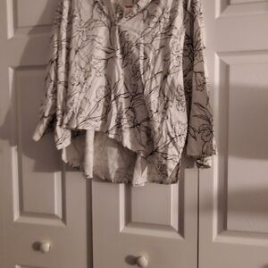 Cynthia Rowley Black and White Floral Blouse NWT